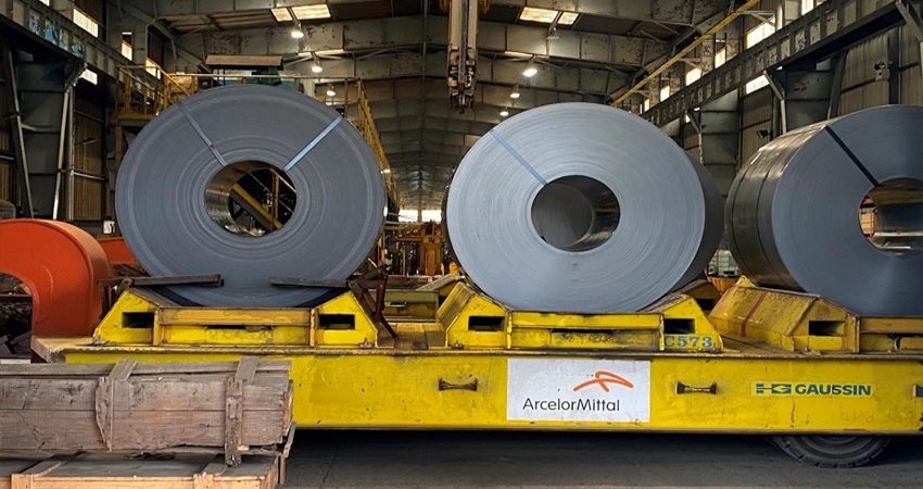 نوسان قیمت فولاد